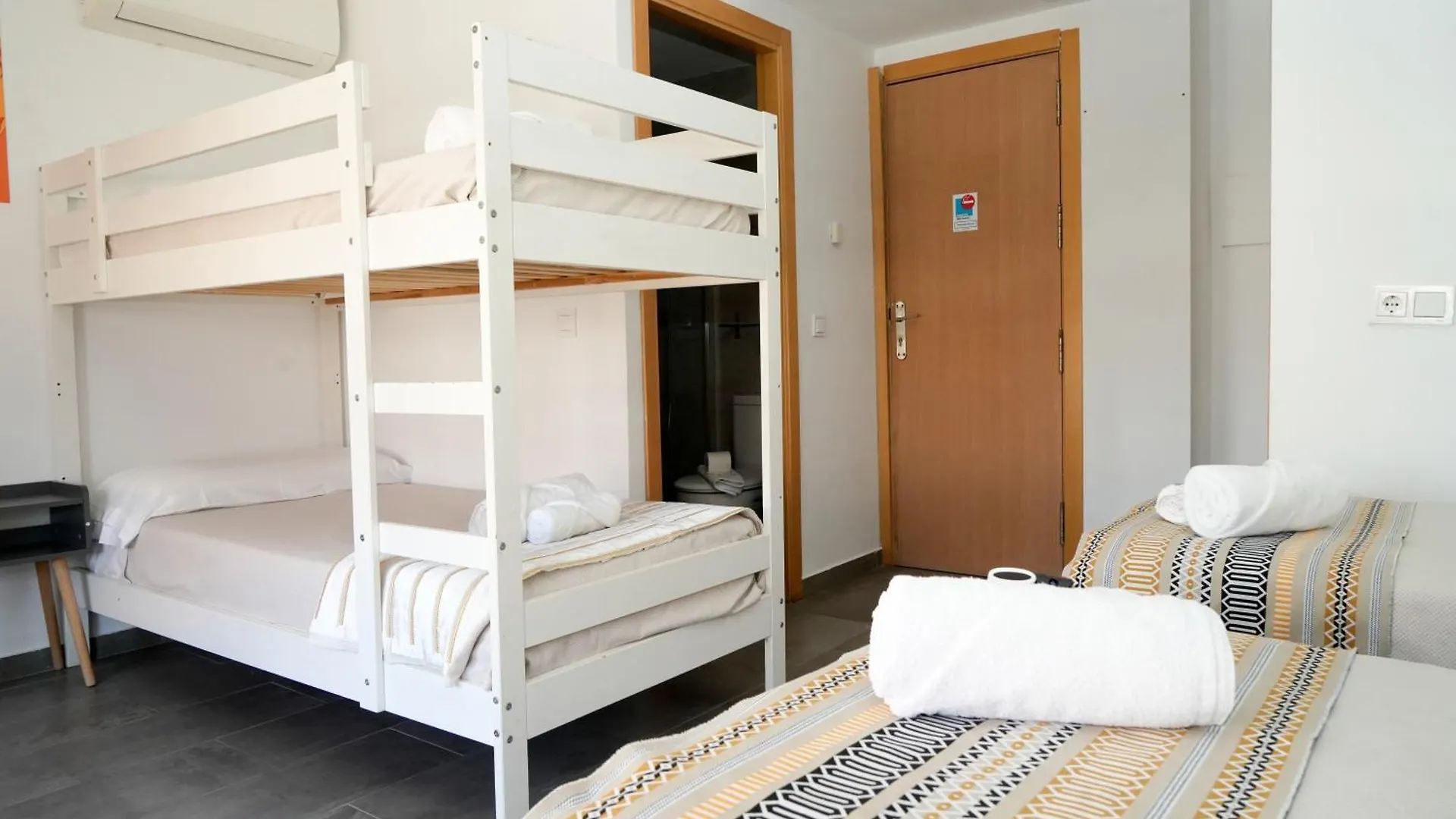 New Art Hostel - Albergue Juvenil Palma de Mallorca